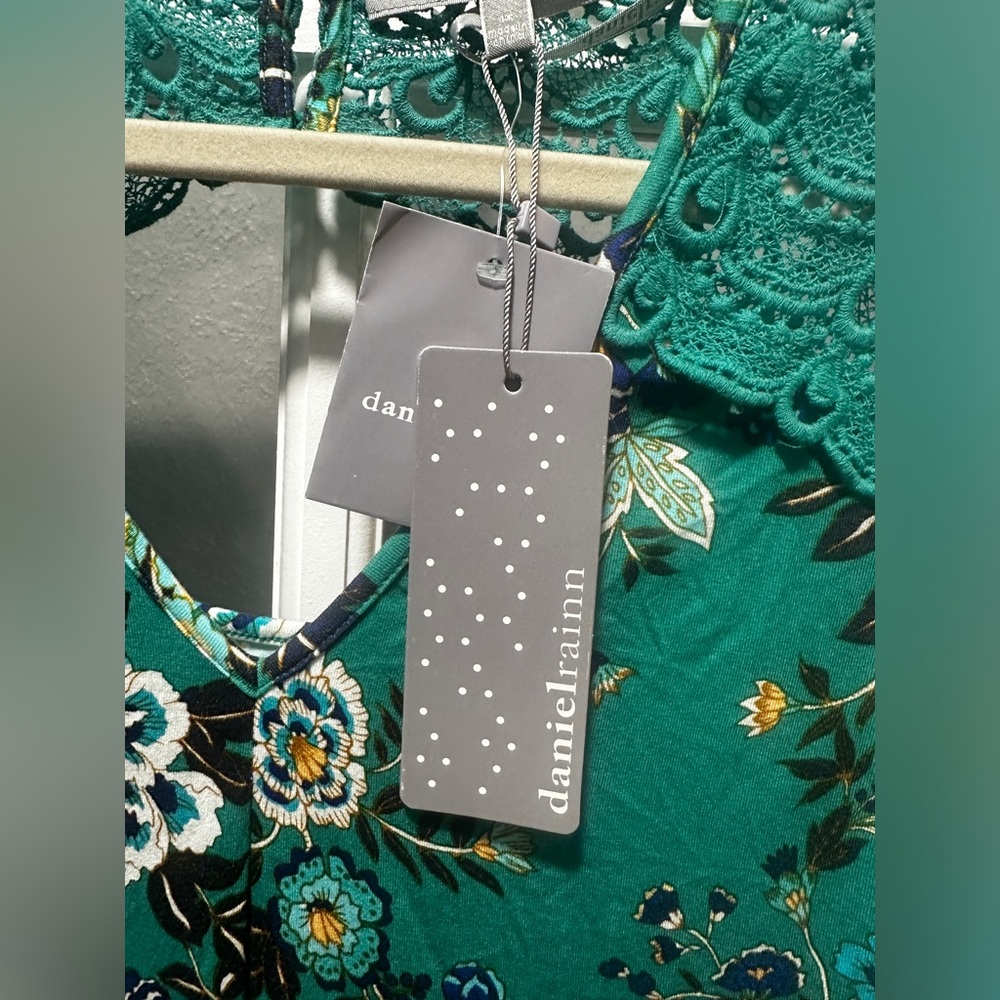 NWT Daniel Rainn Teal Floral Lace Top - Picture 3 of 8